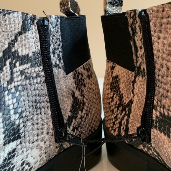 COPY - FAUX SNAKESKIN ANKLE BOOTIES - Picture 7 of 7